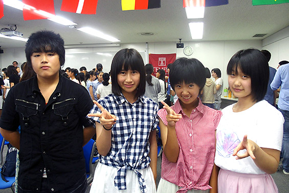 写真：宮城県から参加の中学2年生　（左から）大石将輝くん、鈴木美羽さん、住吉あすかさん、八巻愛さん