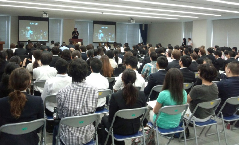 写真：過去に開催された、上智大学・テンプル大学ジャパンキャンパス共催キャリアフェアの様子