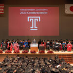 テンプル大学ジャパンキャンパス2023年度卒業式を挙行、卒業生約250名と来賓760名が出席
